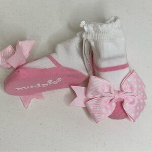 NWT Mud Pie Pink and White Baby Socks with Bow